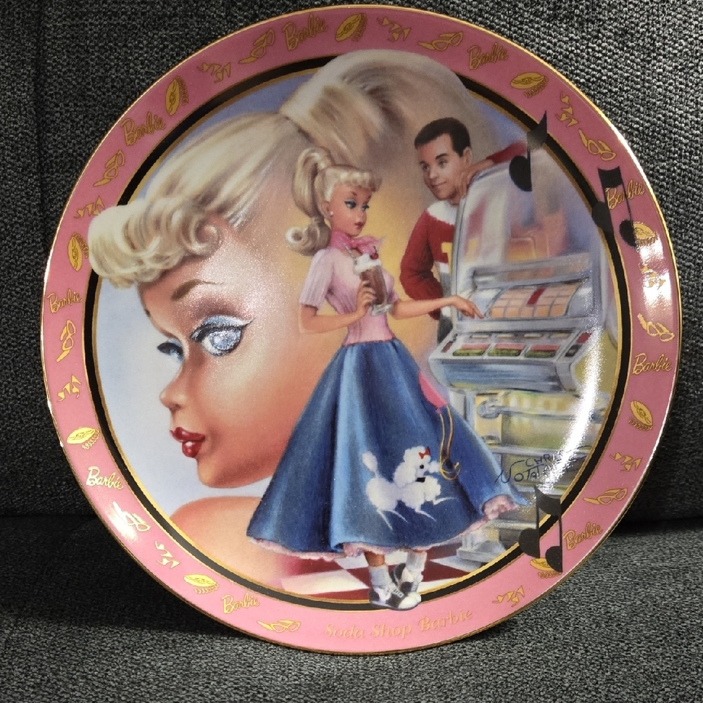 Barbie Collector‎ Plate- Soda Shop Barbie, 2001